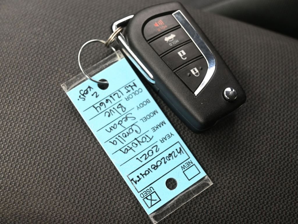 Used 2021 Toyota Corolla LE image 26