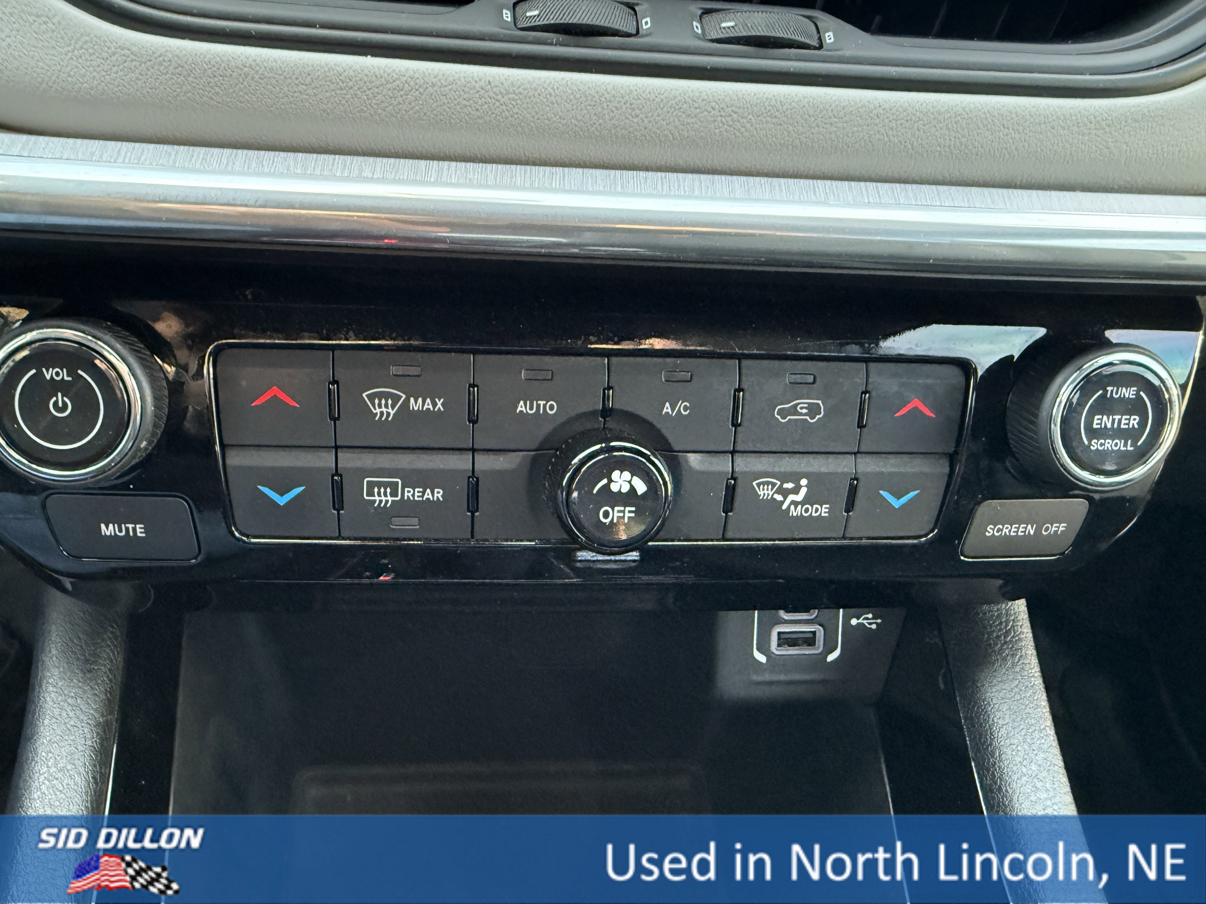 Used 2023 Jeep Compass Limited image 17