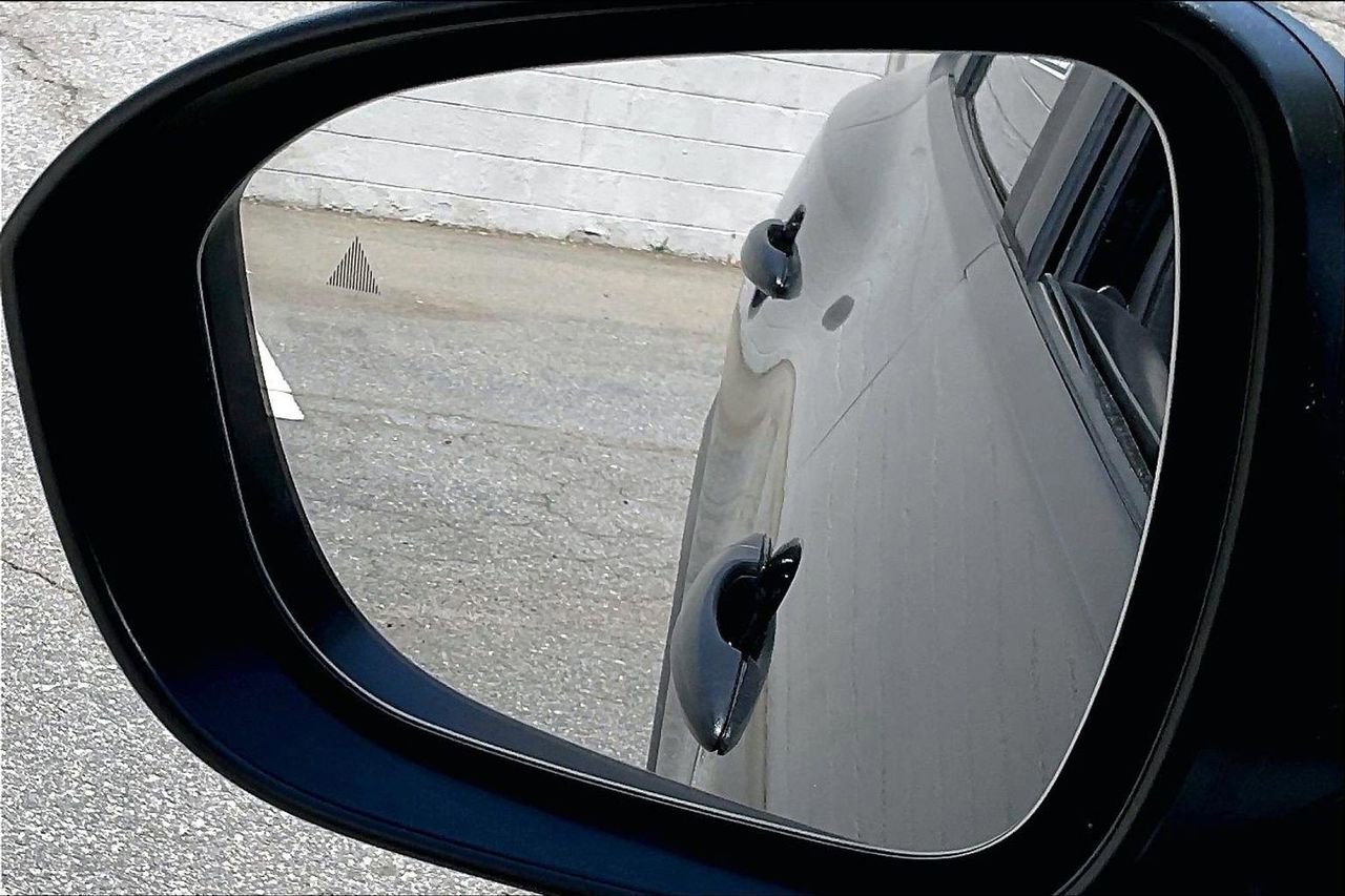 Used 2024 Nissan Rogue S FWD image 28