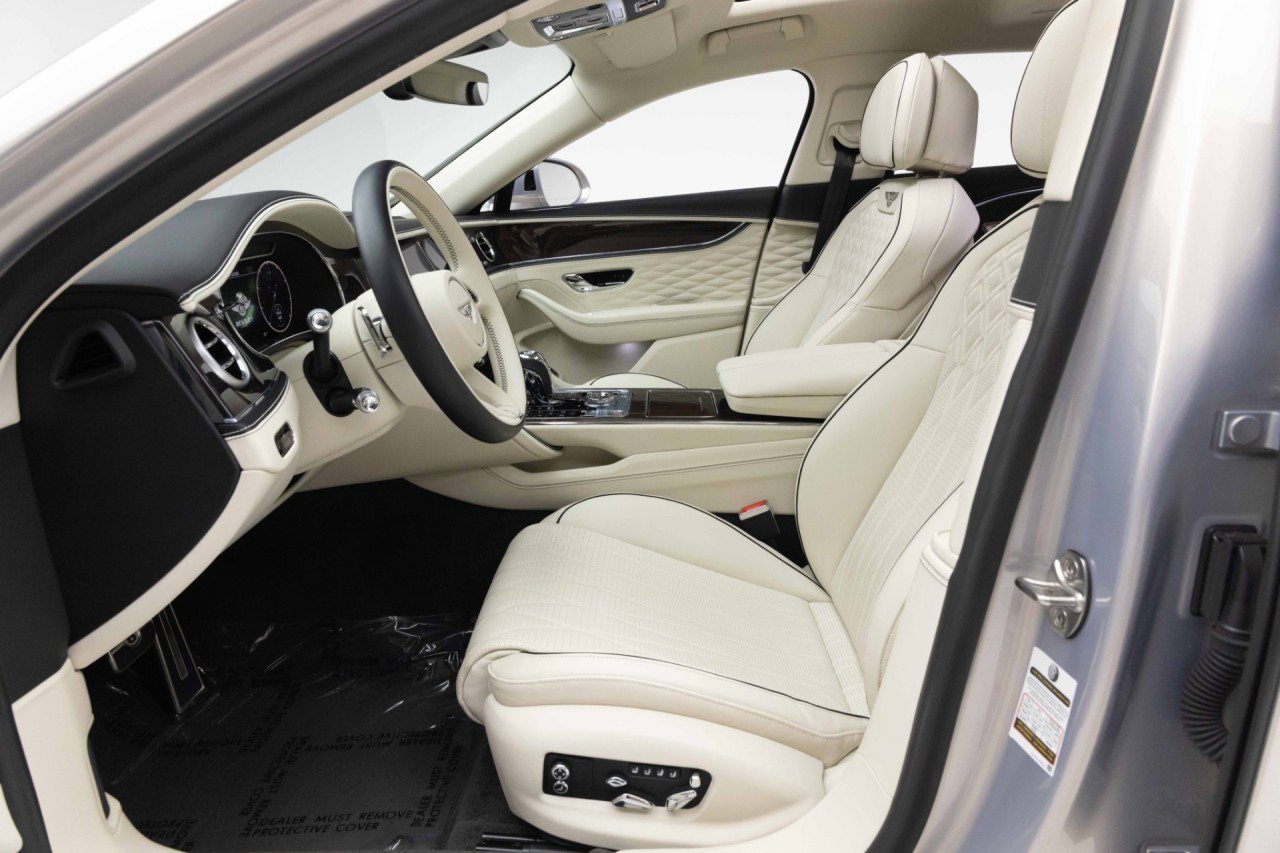 Used 2024 Bentley Flying Spur Azure AWD/4WD image 20