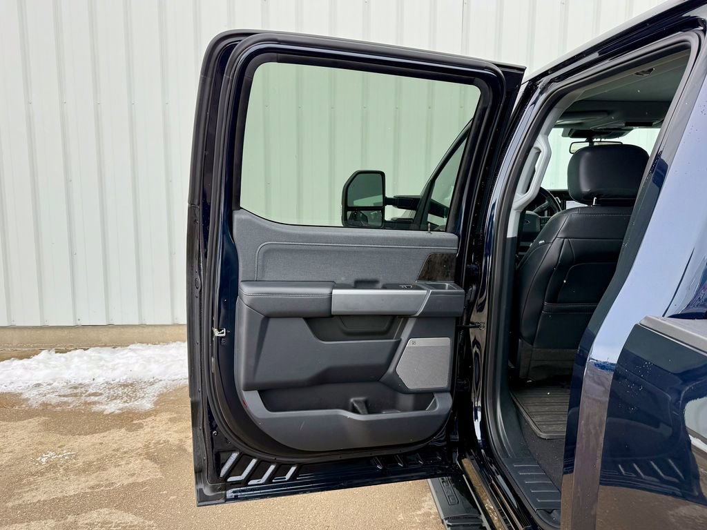 Used 2023 Ford F350 Lariat w/ Lariat Ultimate Package image 14