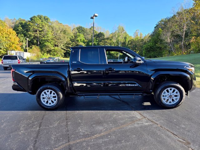 Used 2026 Toyota Tacoma SR5 AWD/4WD image 9