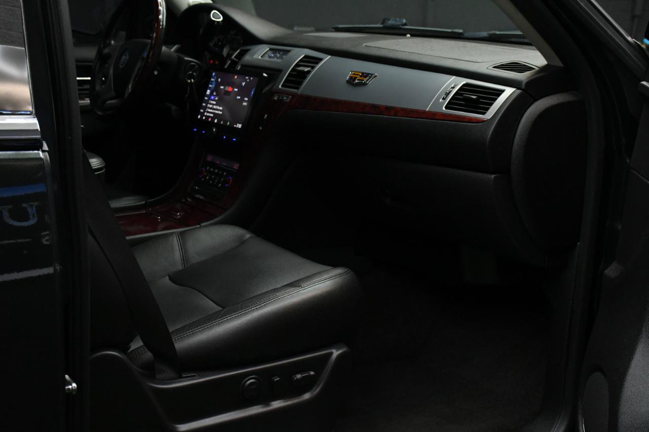 Used 2013 Cadillac Escalade EXT Luxury AWD/4WD image 41