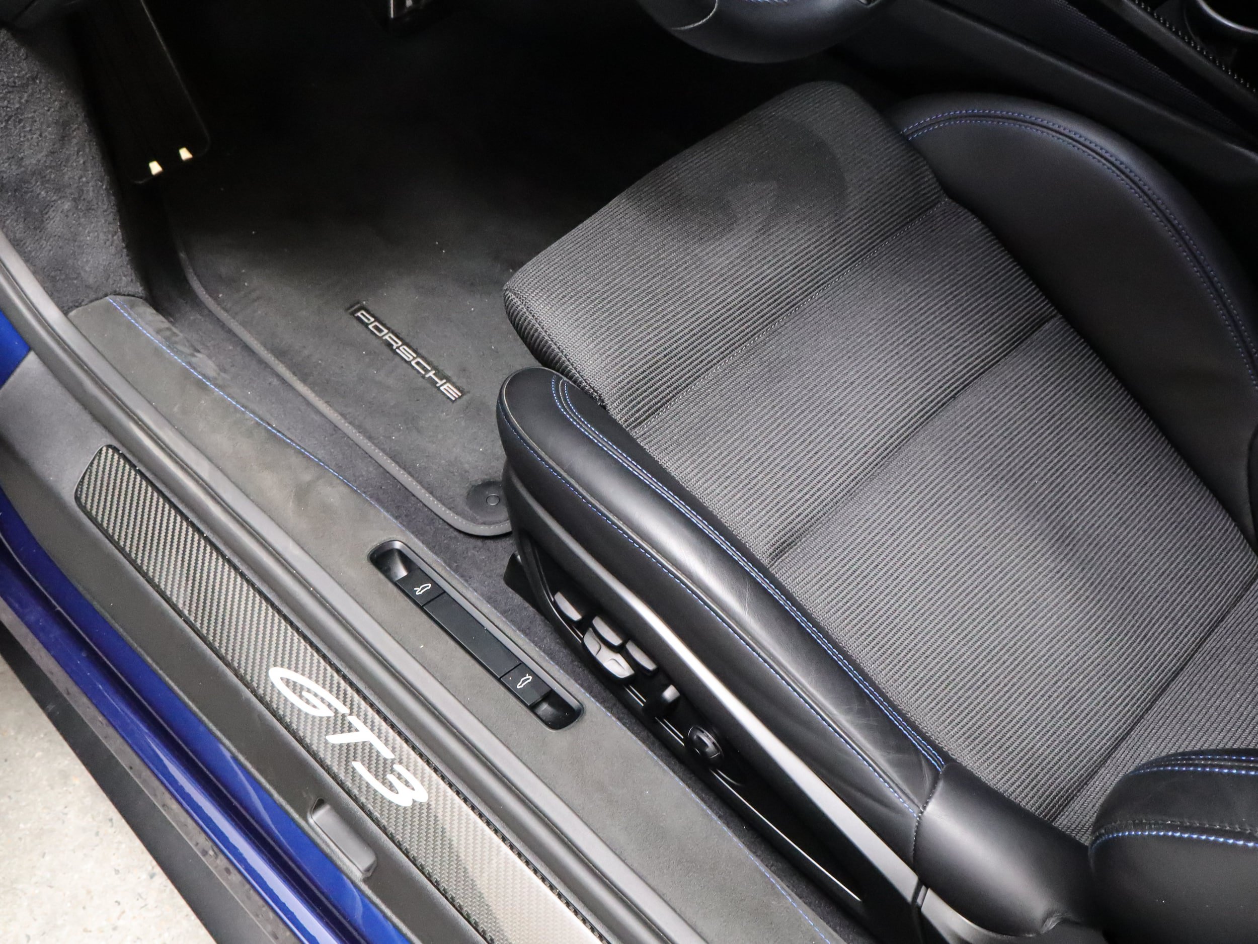 Certified 2023 Porsche 911 GT3 RWD image 23