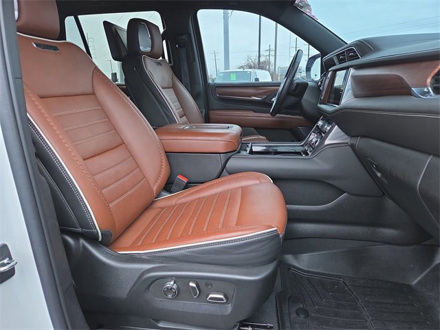 Used 2023 GMC Yukon Denali Ultimate image 17