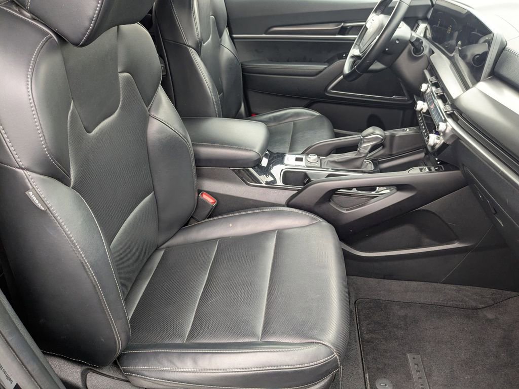Used 2025 Kia Telluride S image 35