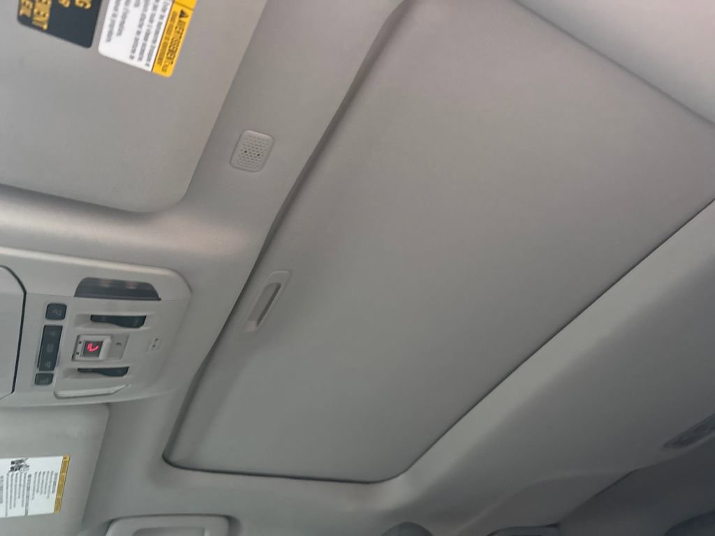 Used 2021 Toyota Highlander Limited image 21