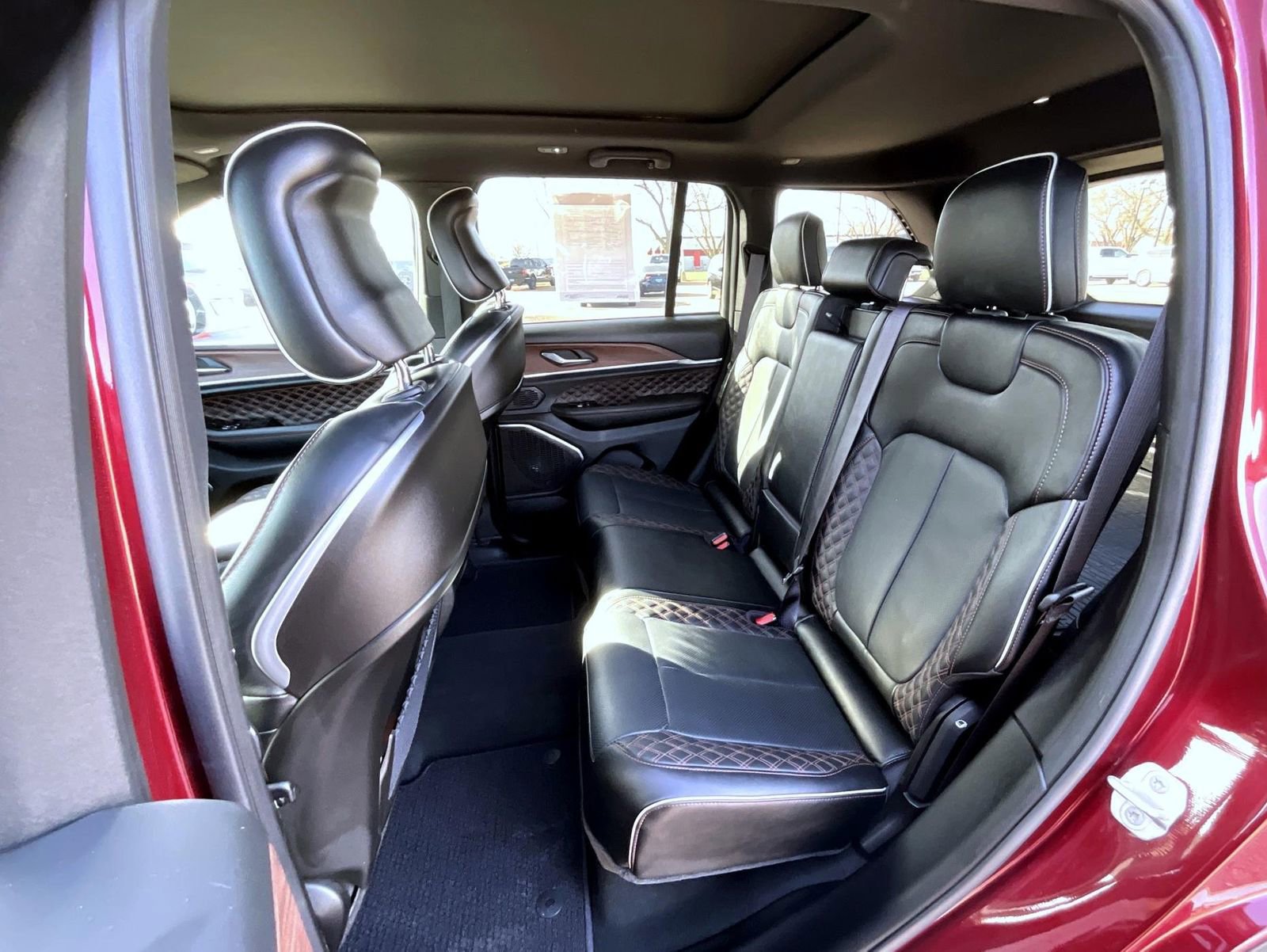 Used 2025 Jeep Grand Cherokee Summit AWD/4WD image 20