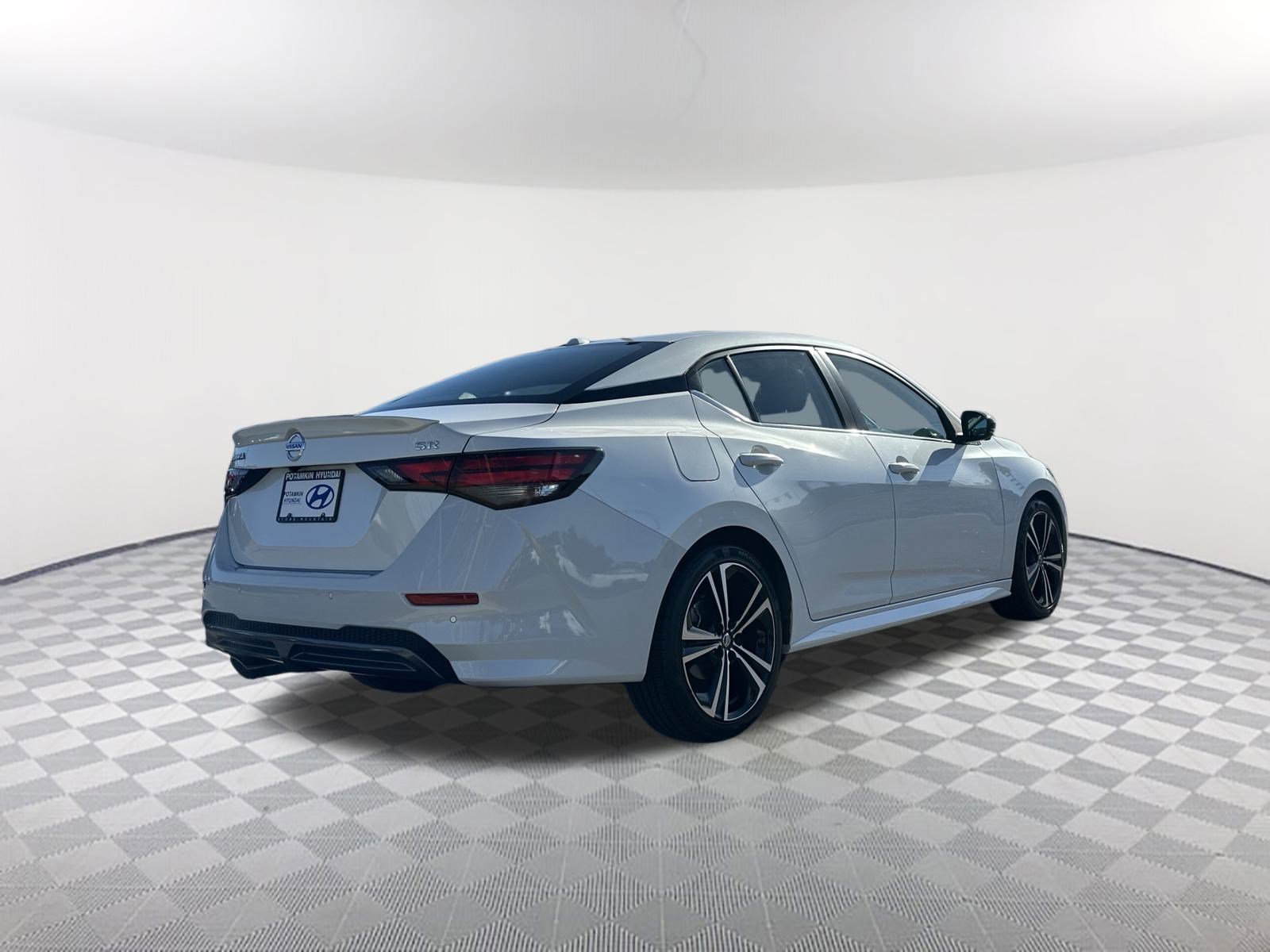 Used 2023 Nissan Sentra SR w/ SR Premium Package image 7