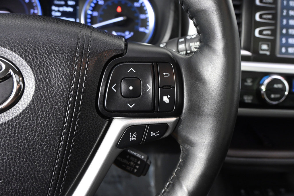 Used 2019 Toyota Highlander Limited Platinum AWD/4WD image 33