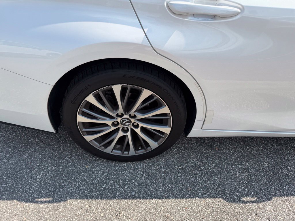 Used 2020 Lexus ES 350 w/ Premium Package FWD image 5