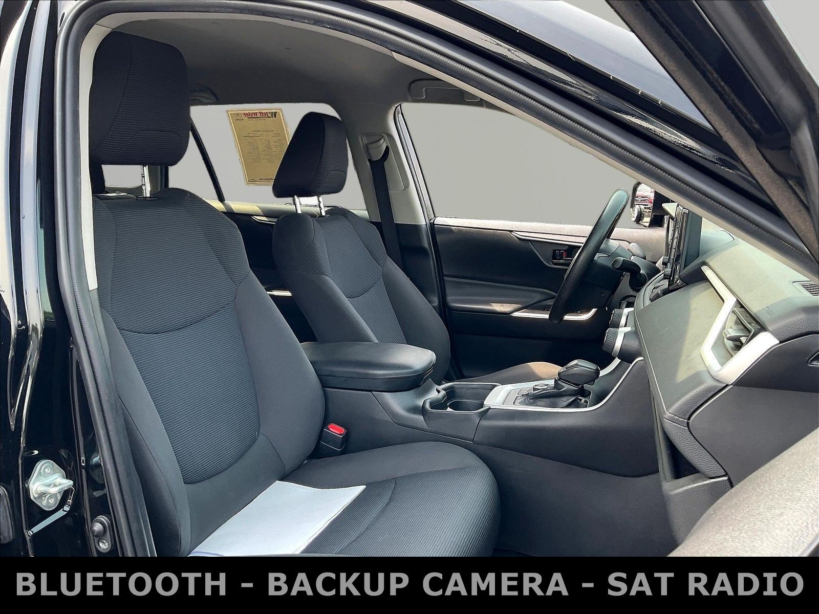 Used 2020 Toyota RAV4 LE AWD/4WD image 30