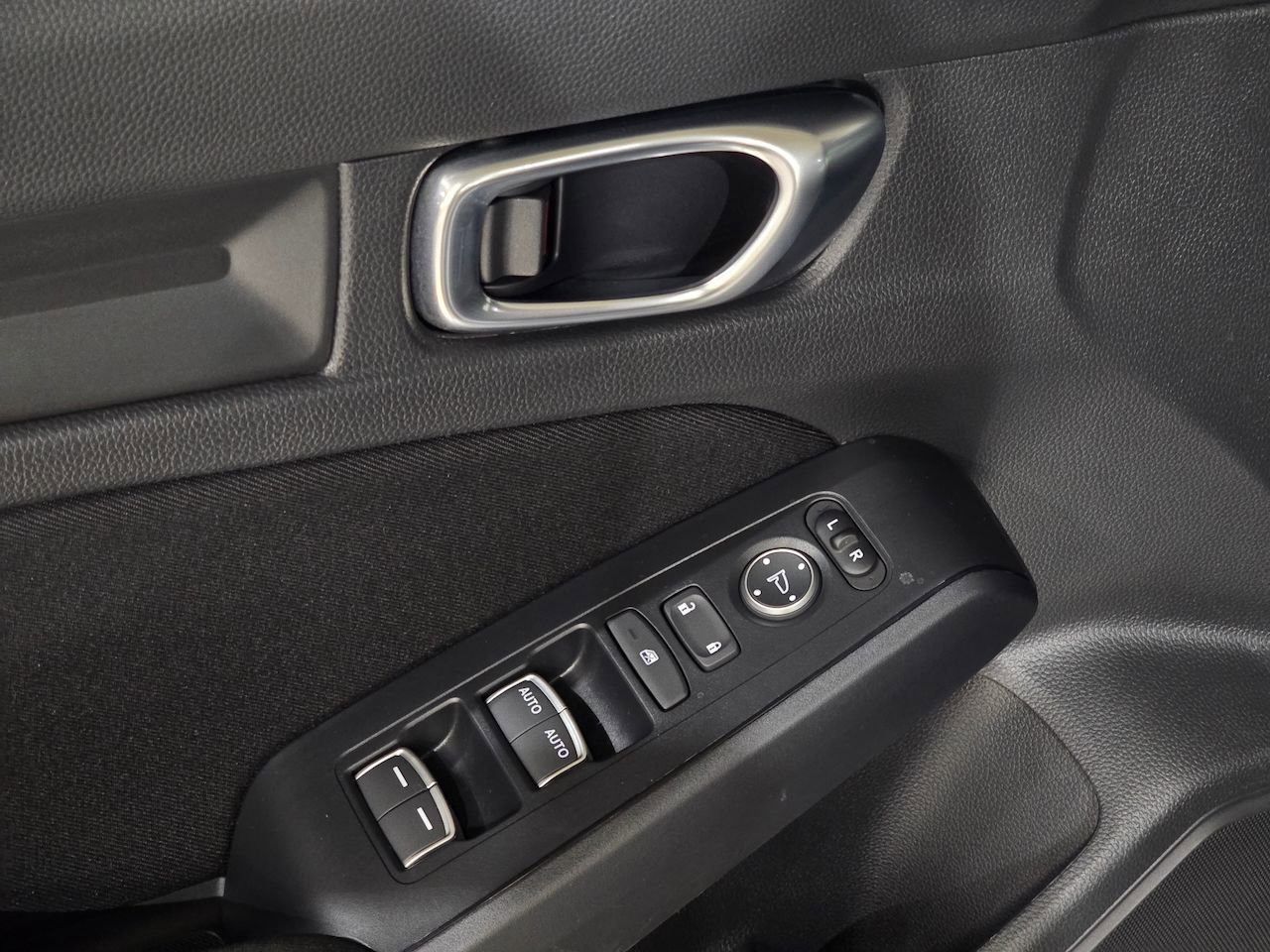 Used 2025 Honda Civic Sport image 16