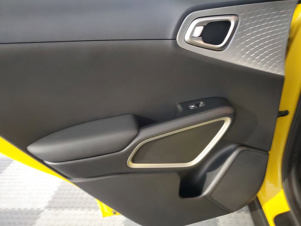 Used 2020 Kia Soul LX FWD image 16