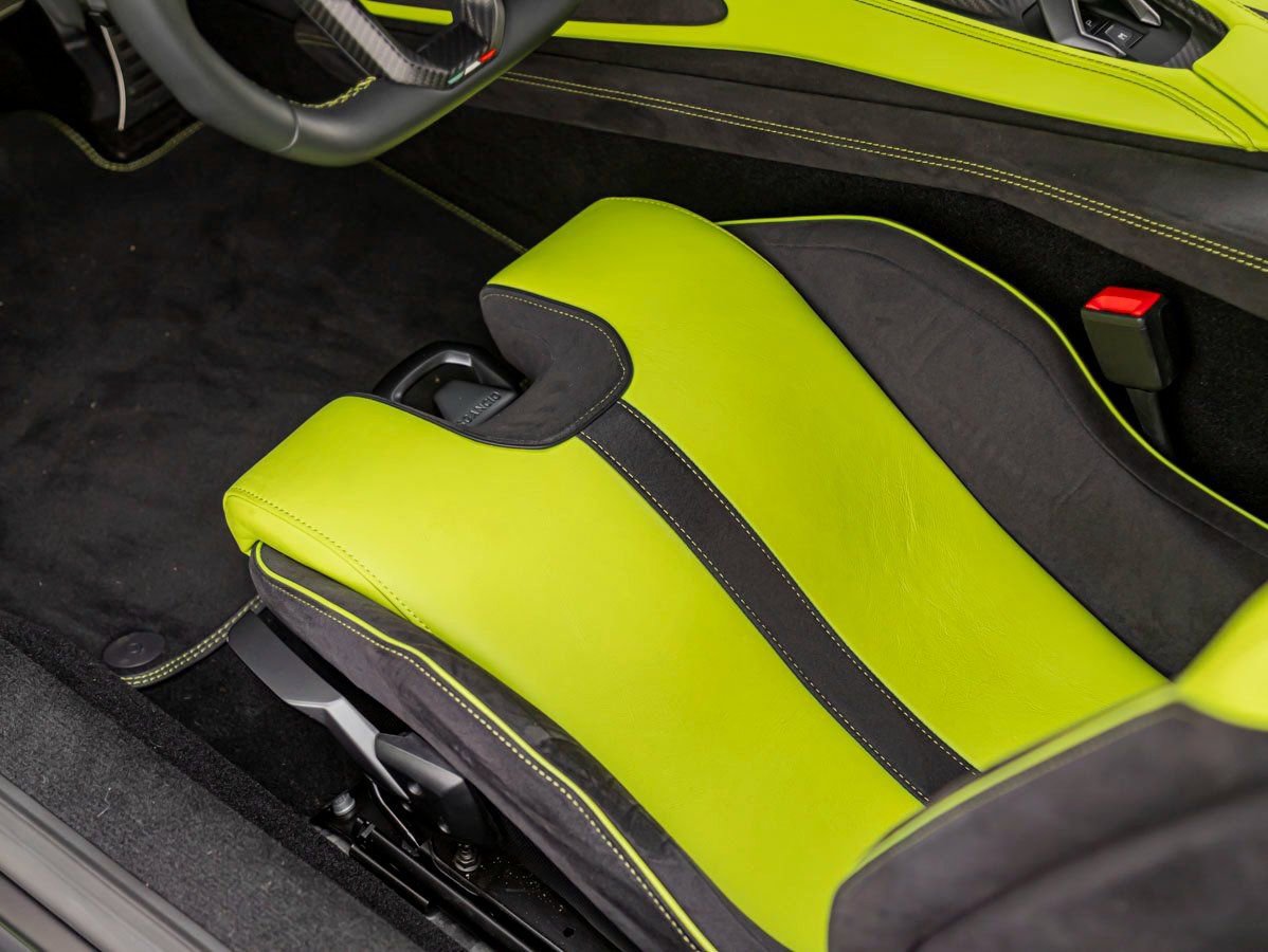 Used 2025 Lamborghini Revuelto image 16