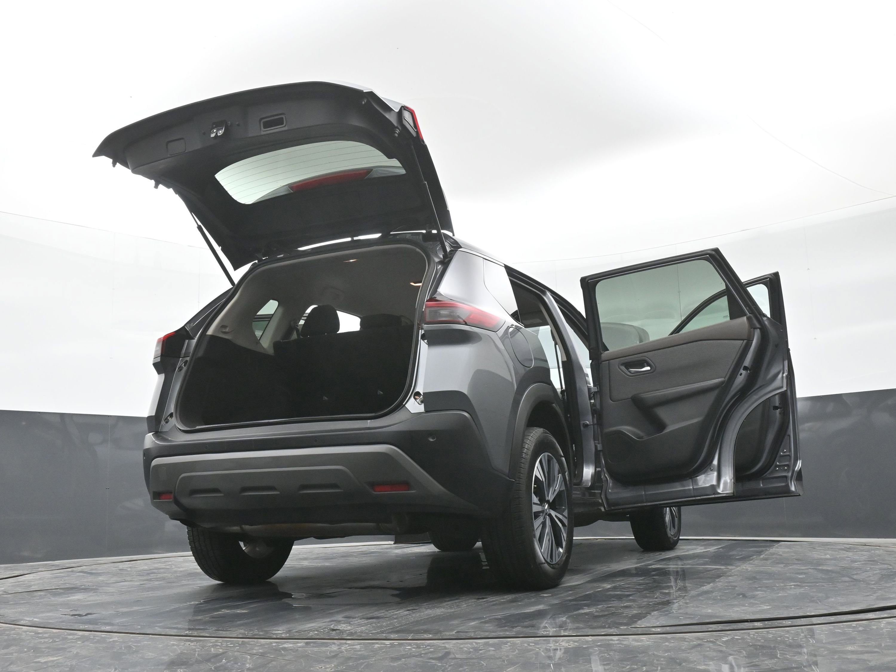 Used 2021 Nissan Rogue SV image 49