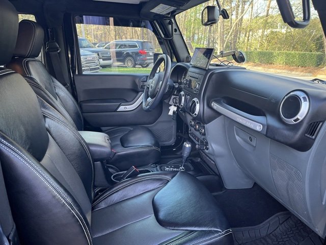 Used 2014 Jeep Wrangler Sahara w/ Connectivity Group image 13