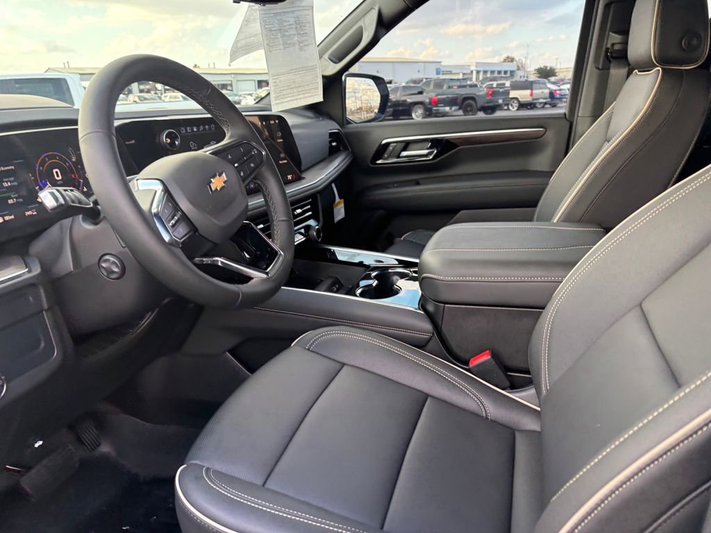 Used 2026 Chevrolet Suburban Premier image 9