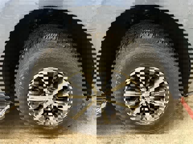 Used 2018 Ford Expedition XLT w/ Equipment Group 202A image 5