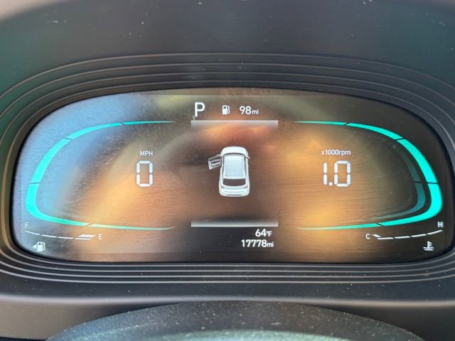 Used 2025 Hyundai Venue SE image 26