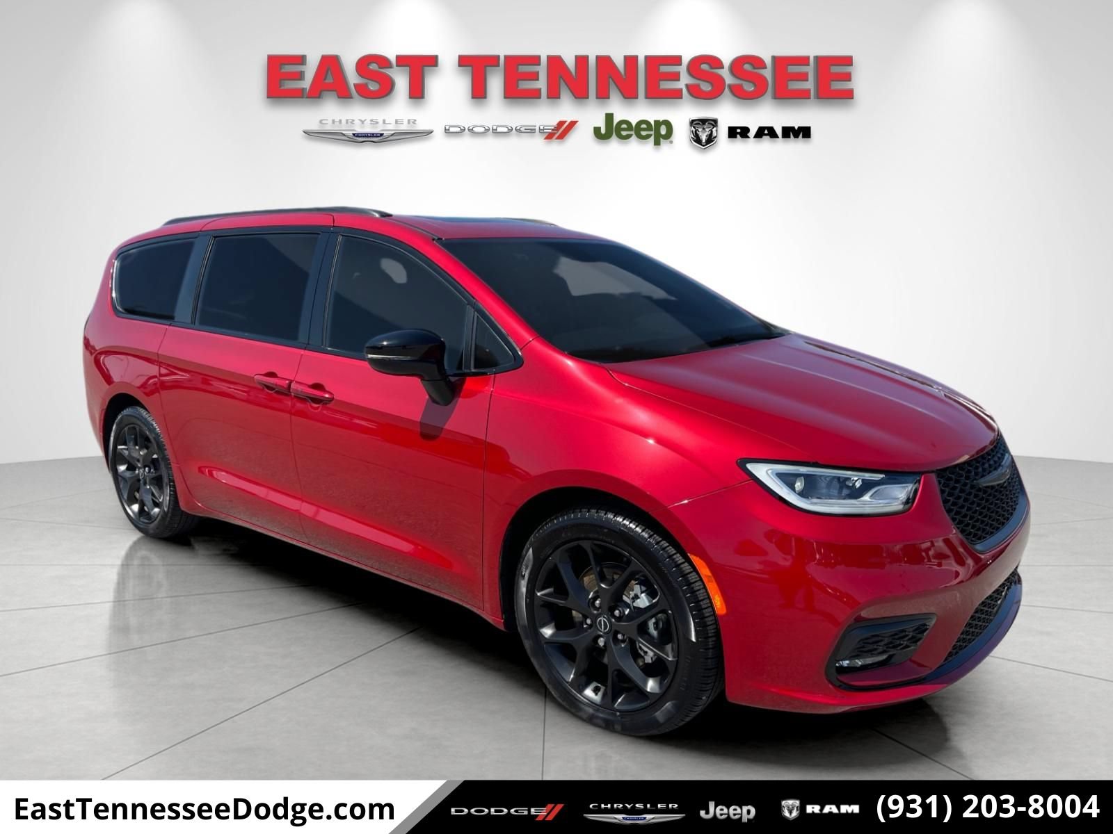 Used 2026 Chrysler Pacifica Limited w/ S Appearance Package FWD image 1