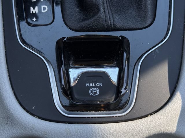 Used 2022 Jeep Cherokee Limited AWD/4WD image 21
