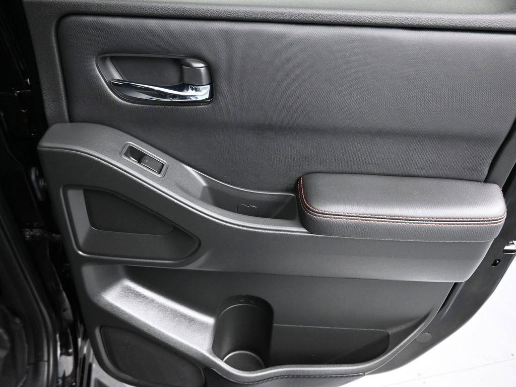 Used 2023 Nissan Frontier PRO-4X w/ Technology Package image 39