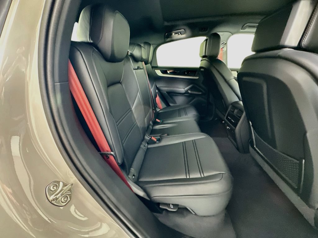 New 2026 Porsche Cayenne Coupe AWD/4WD image 28