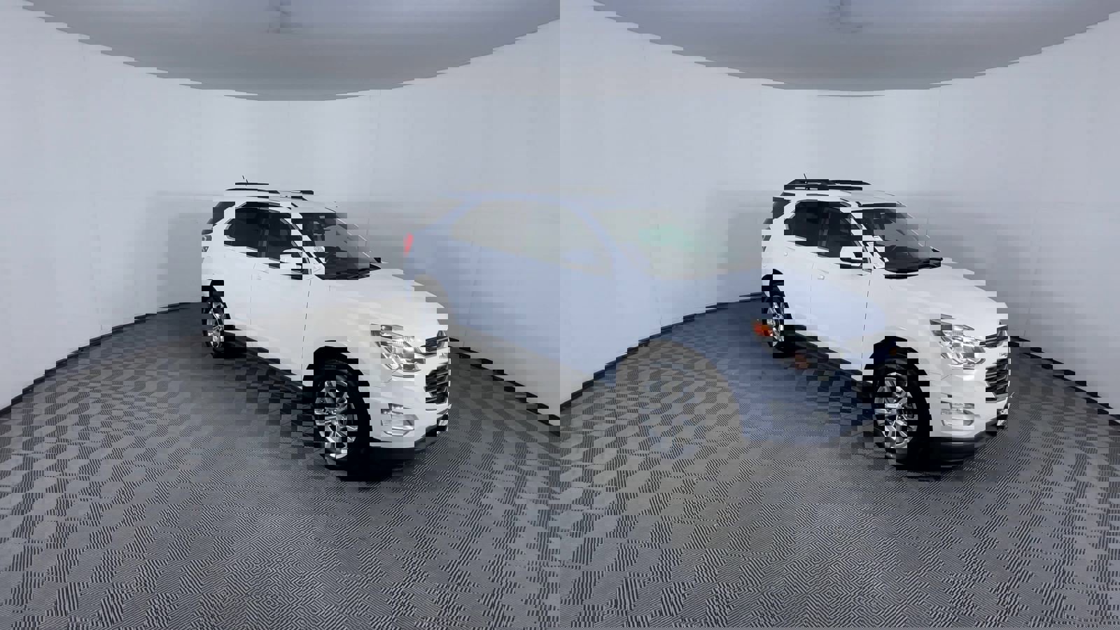 Used 2016 Chevrolet Equinox LT w/ Convenience Package image 2