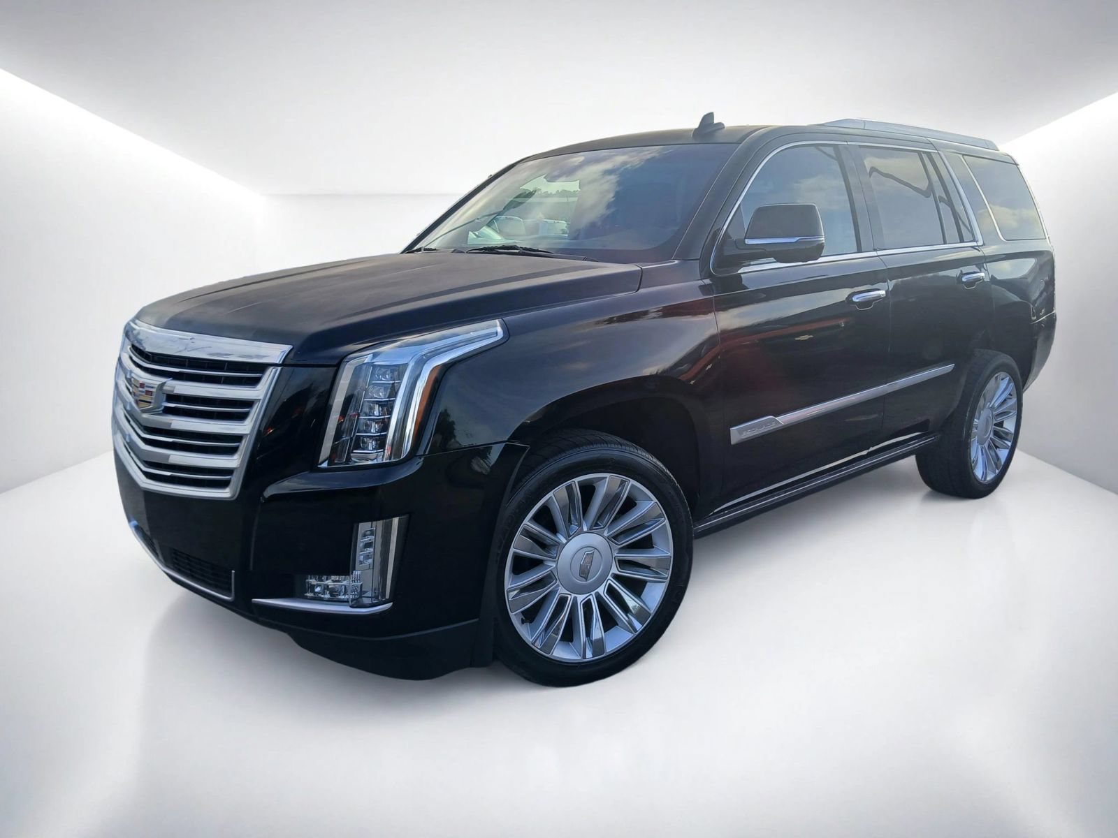 Used 2016 Cadillac Escalade Platinum RWD image 2