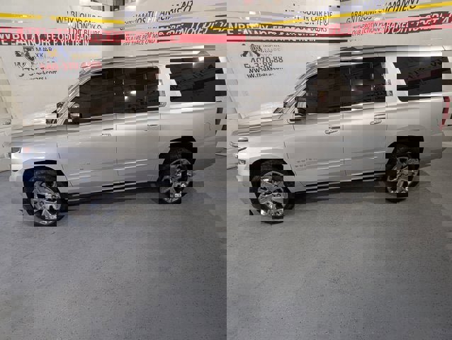 Used 2017 Chevrolet Suburban Premier image 4