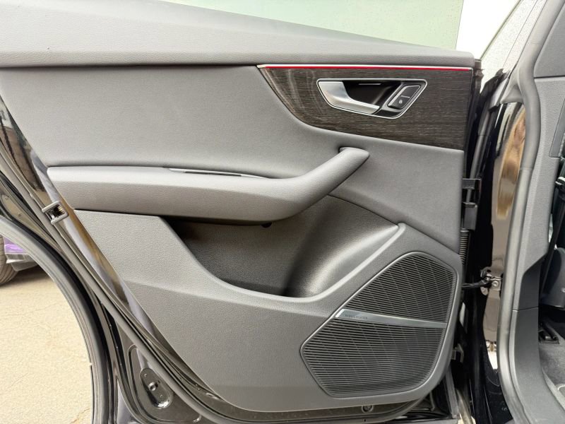 Used 2020 Audi Q8 Premium Plus w/ Premium Plus Package image 14