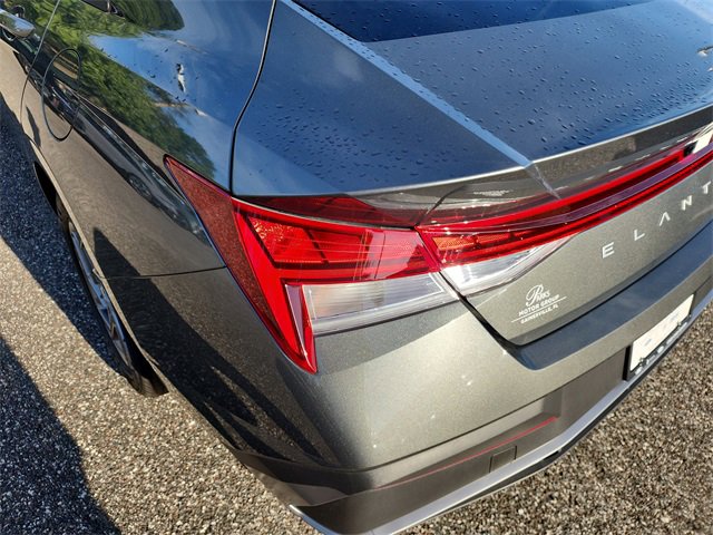 New 2025 Hyundai Elantra Blue image 6