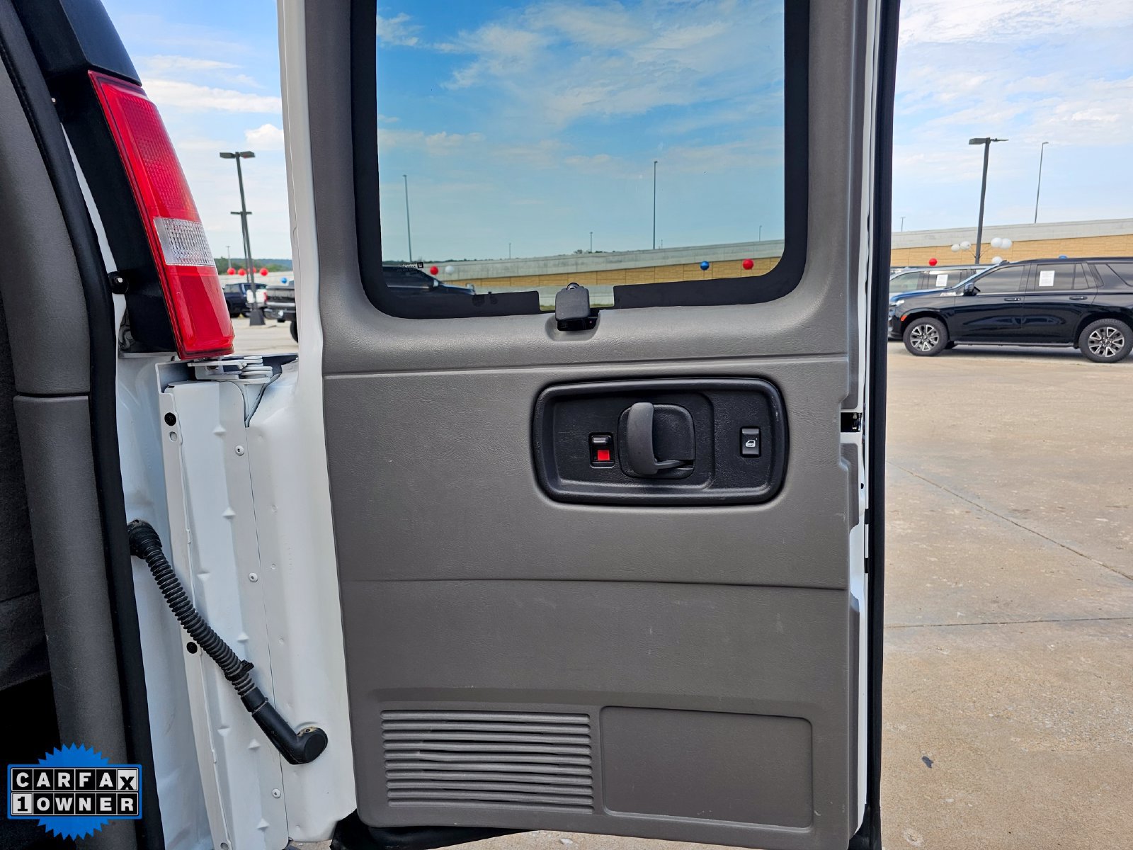 Used 2025 Chevrolet Express 3500 LT w/ LT Preferred Equipment Group RWD image 30
