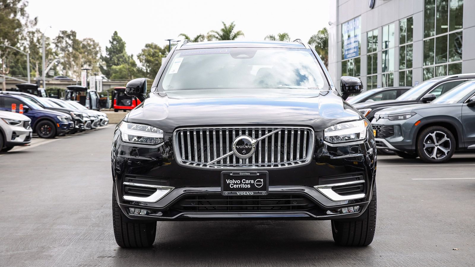 Used 2025 Volvo XC90 B6 Plus image 4