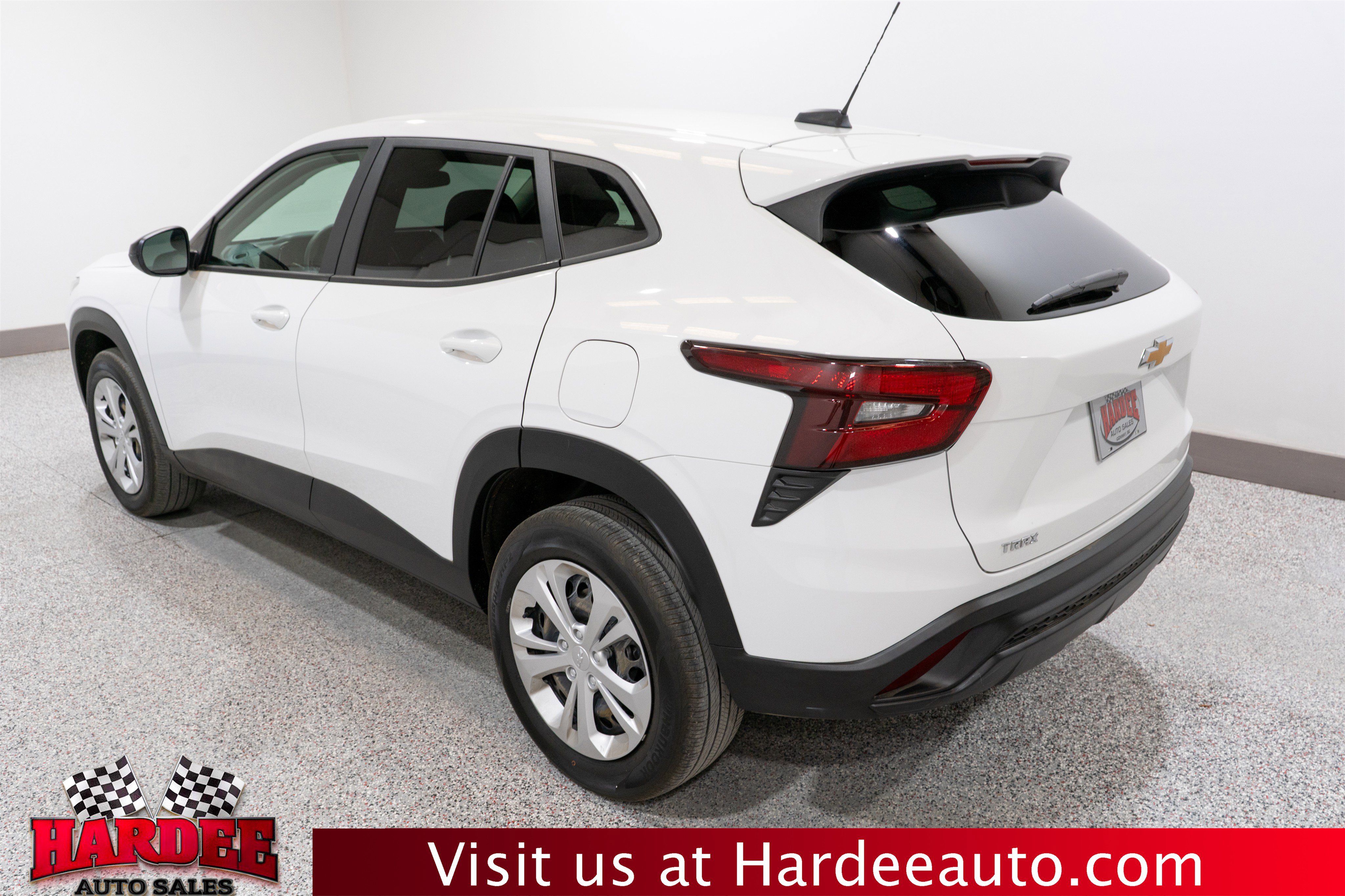 Used 2024 Chevrolet Trax LS image 3