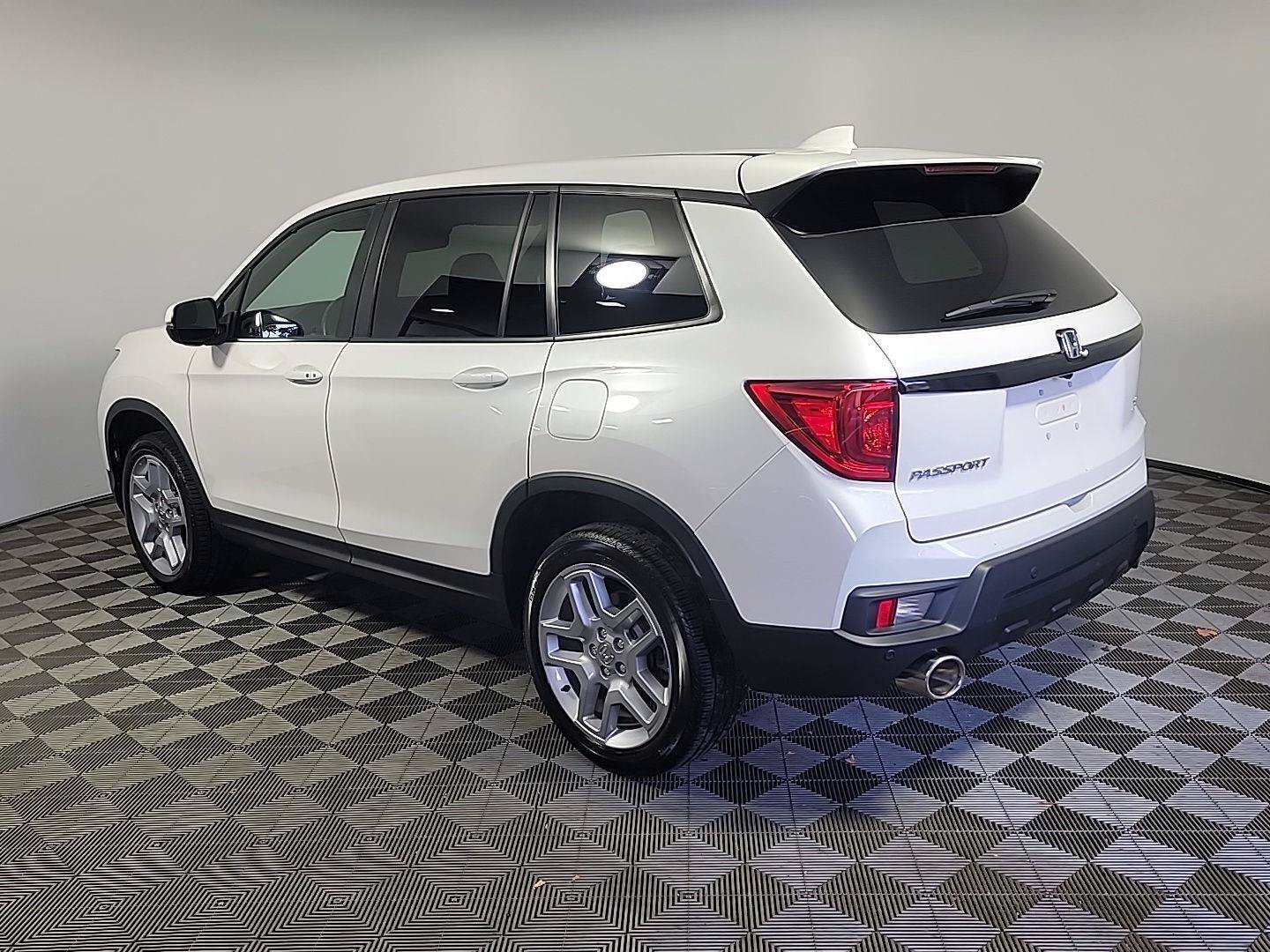 Certified 2024 Honda Passport EX-L image 10