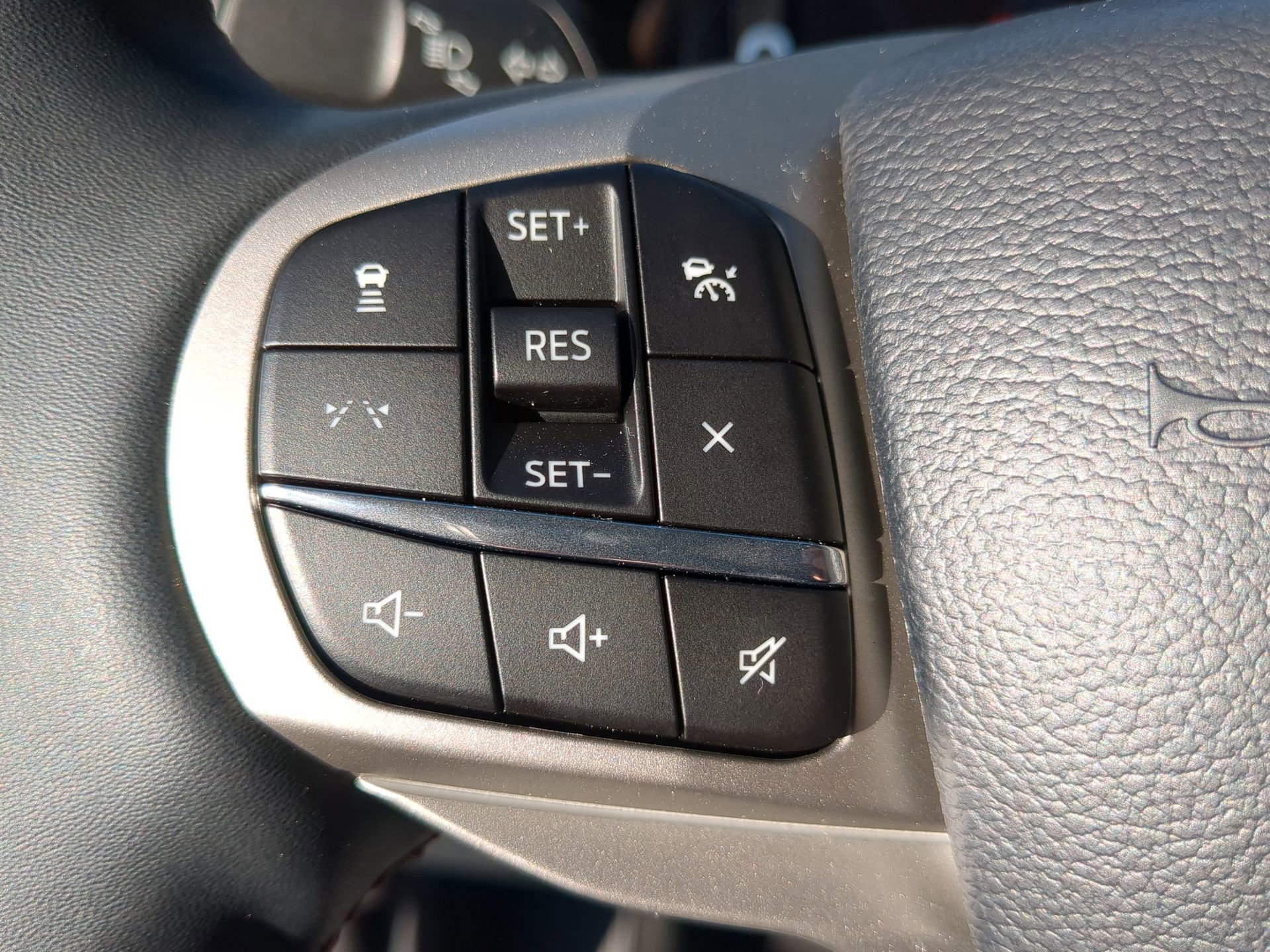 New 2025 Ford Explorer Active w/ Active Comfort Package image 61