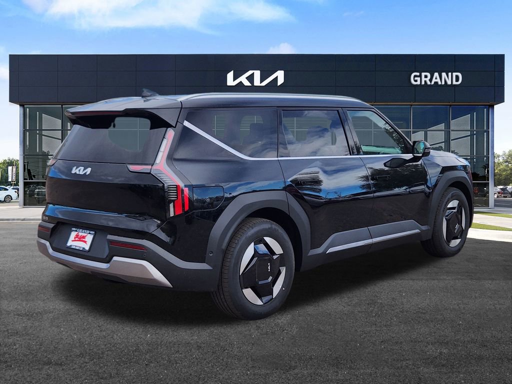 New 2026 Kia EV9 Wind image 5