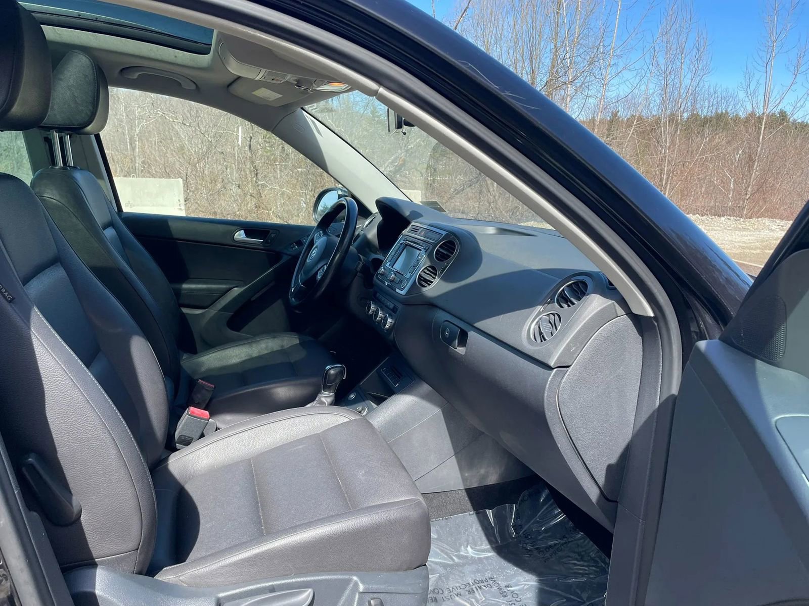 Used 2015 Volkswagen Tiguan SEL image 31