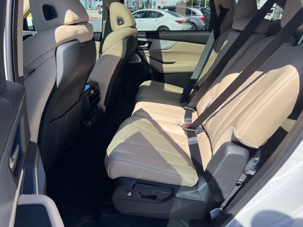 Certified 2026 Acura MDX w/ Technology Package AWD/4WD image 29