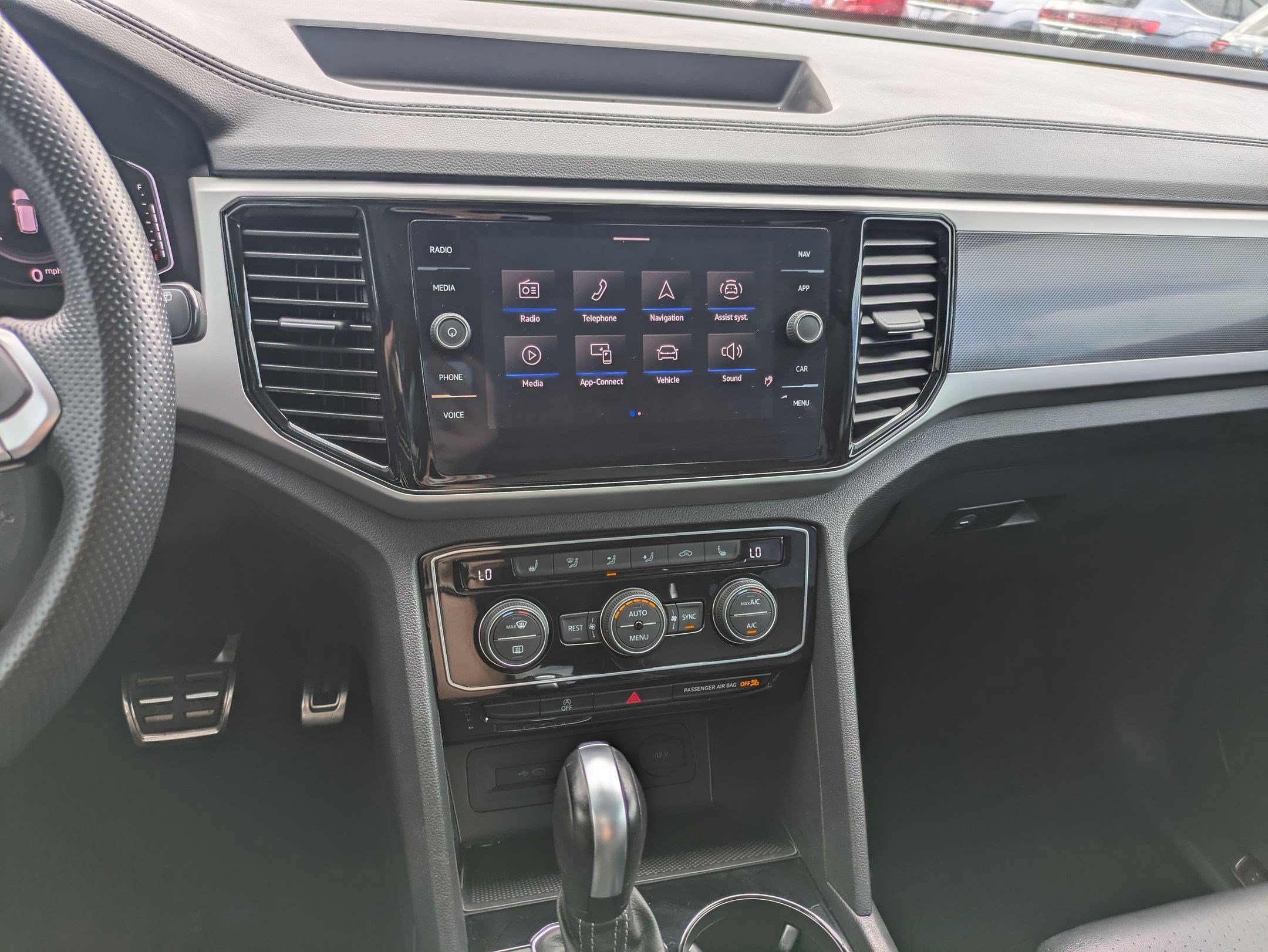 Certified 2023 Volkswagen Atlas SEL R-Line AWD/4WD image 29