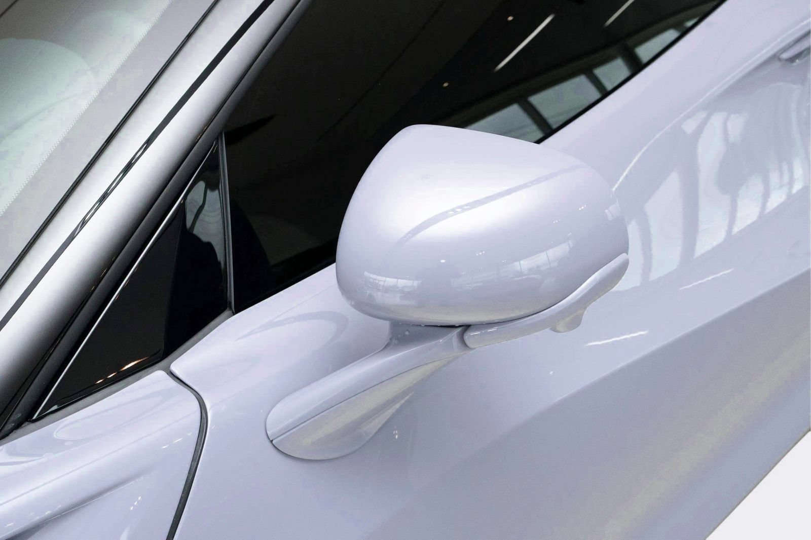 Used 2023 McLaren Artura RWD image 42