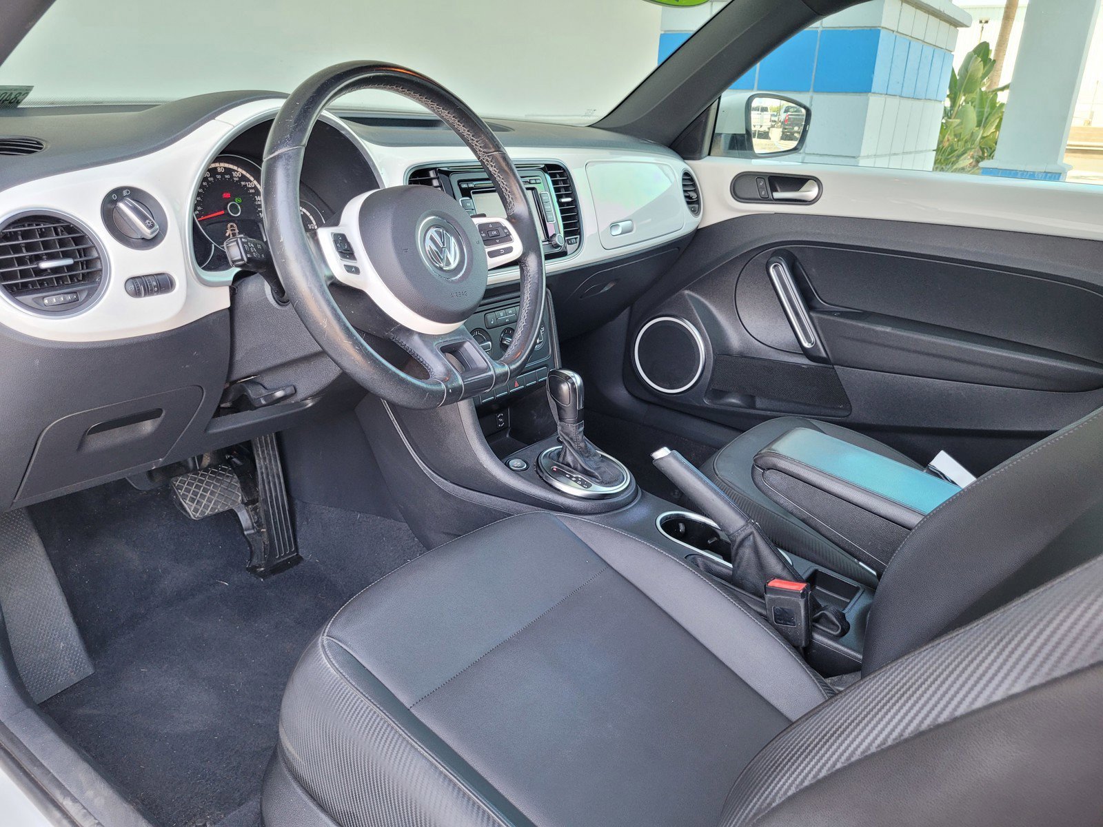 Used 2014 Volkswagen Beetle 2.5 FWD image 11