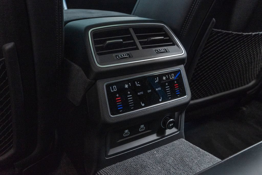 Used 2024 Audi RS 6 performance w/ Matte Carbon Package AWD/4WD image 19
