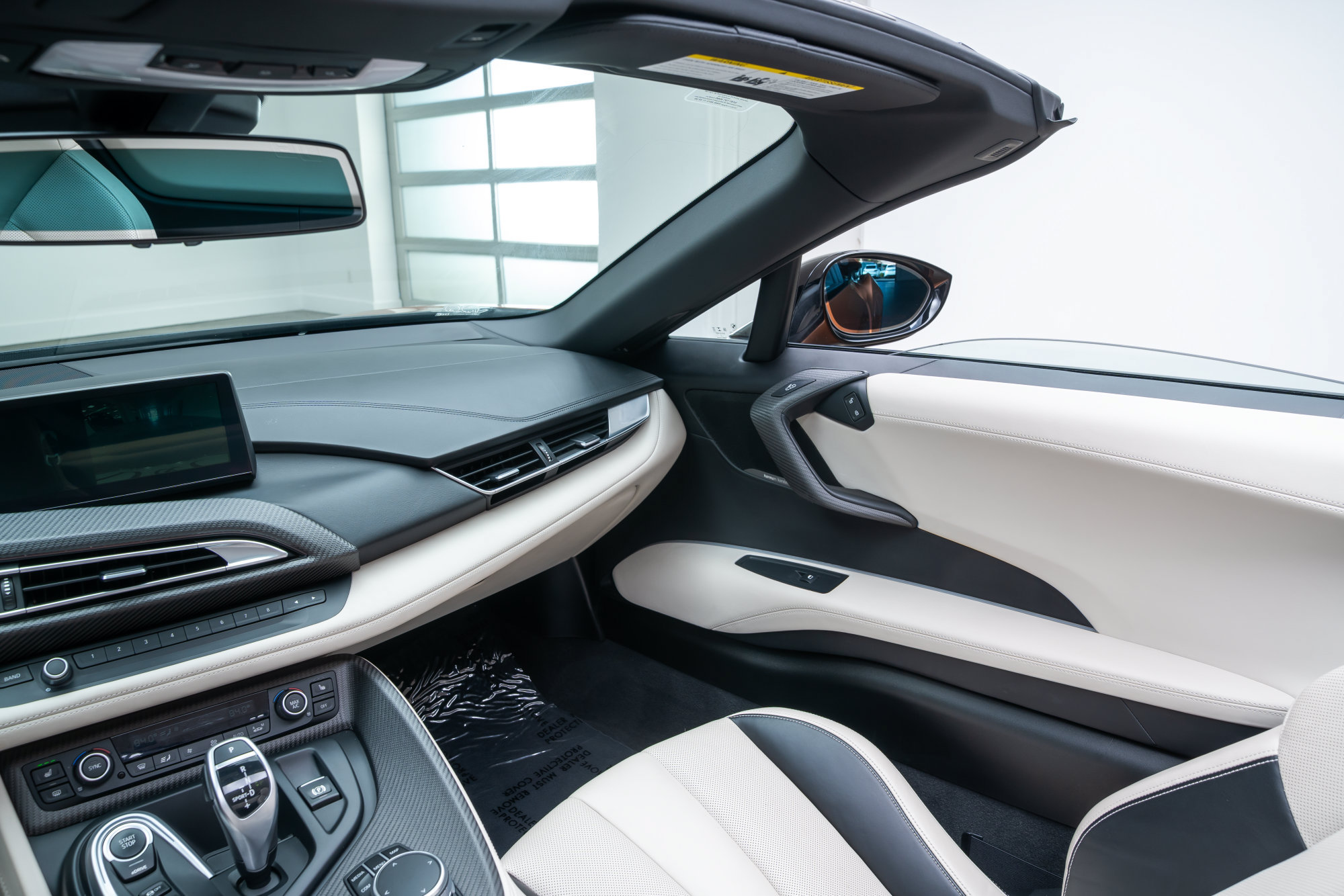 Used 2019 BMW i8 Roadster AWD/4WD image 12