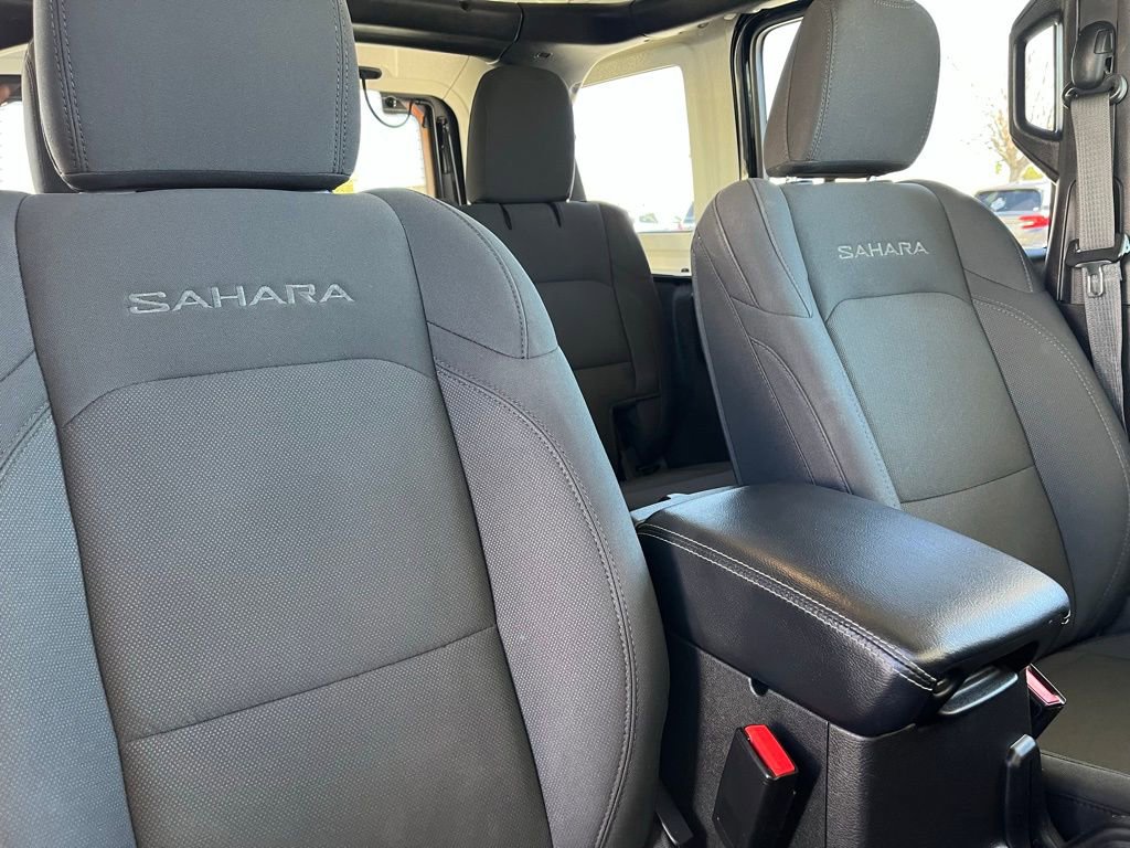 Used 2022 Jeep Wrangler Unlimited Sahara w/ Cold Weather Group image 23