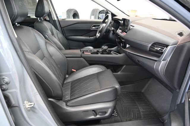 Used 2021 Nissan Rogue Platinum FWD image 11