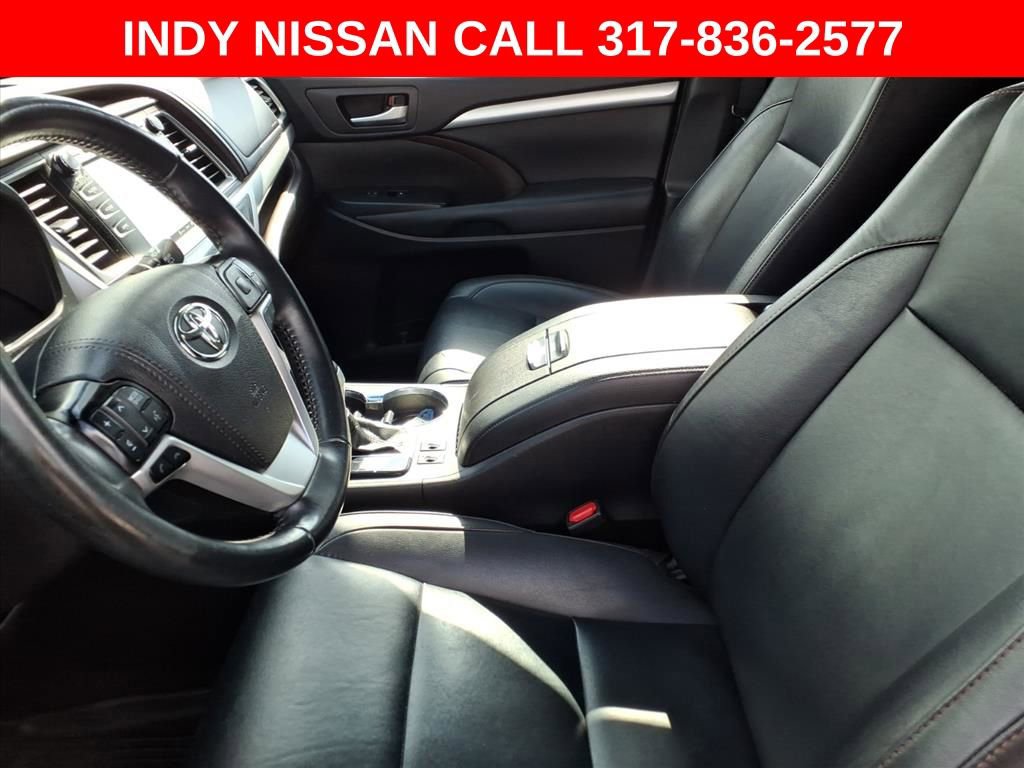 Used 2019 Toyota Highlander XLE image 14