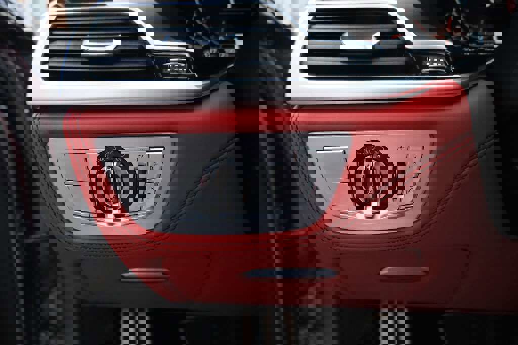 Used 2021 BMW 750i xDrive w/ Executive Package image 41